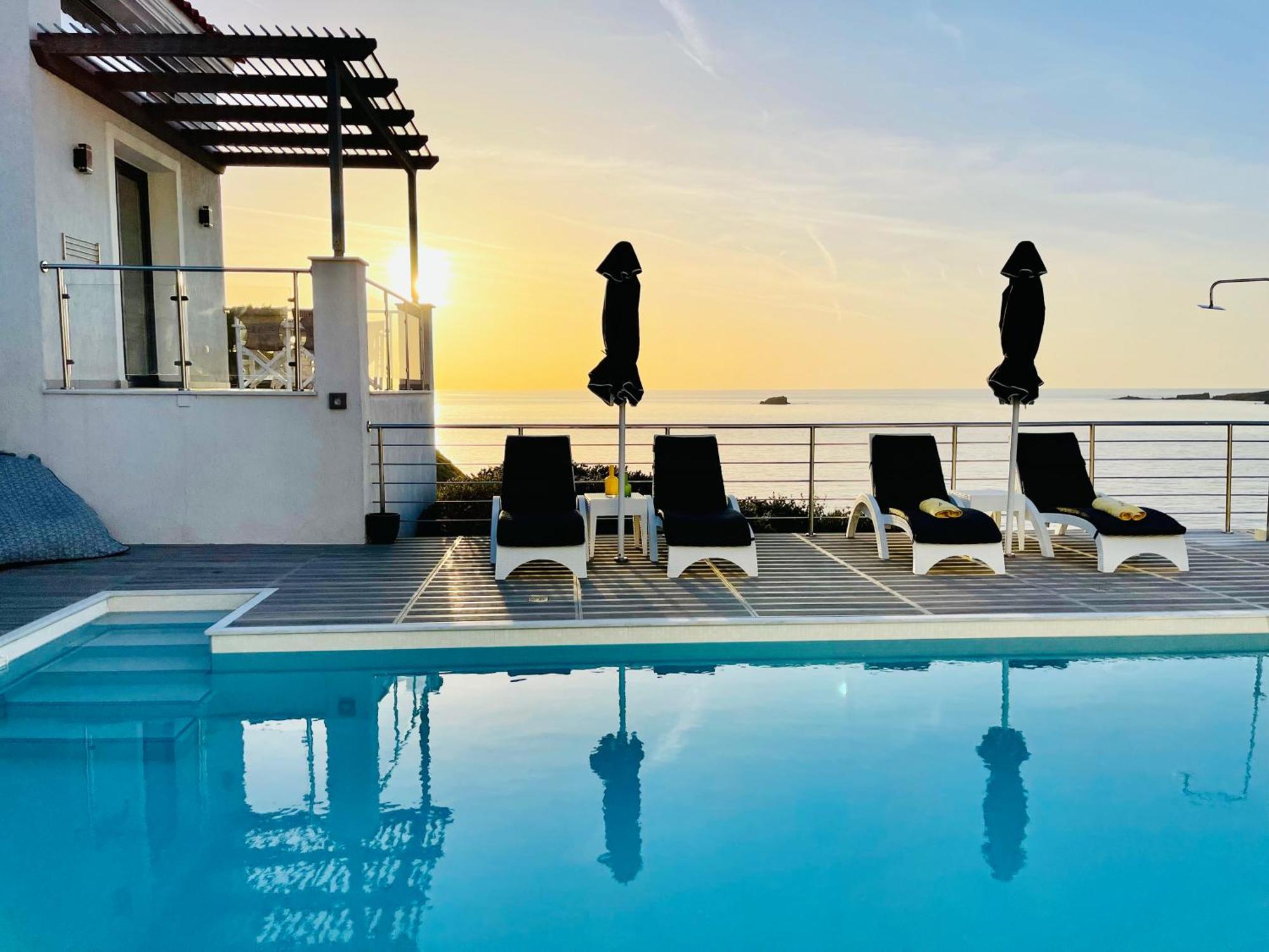 Eleia Seafront Rooms & Villas بترا المظهر الخارجي الصورة