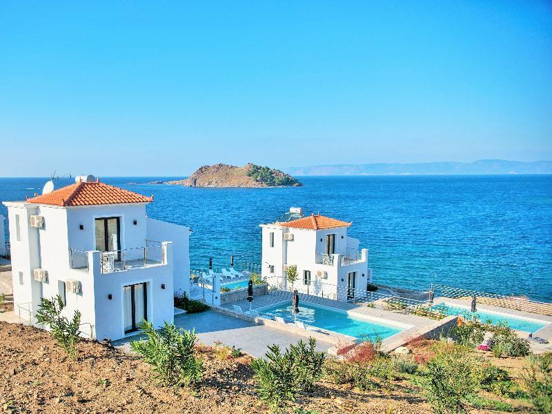 Eleia Seafront Rooms & Villas بترا المظهر الخارجي الصورة