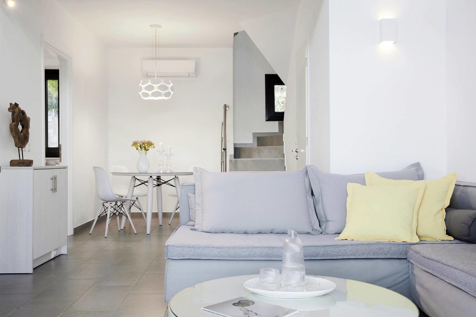 Eleia Seafront Rooms & Villas بترا المظهر الخارجي الصورة