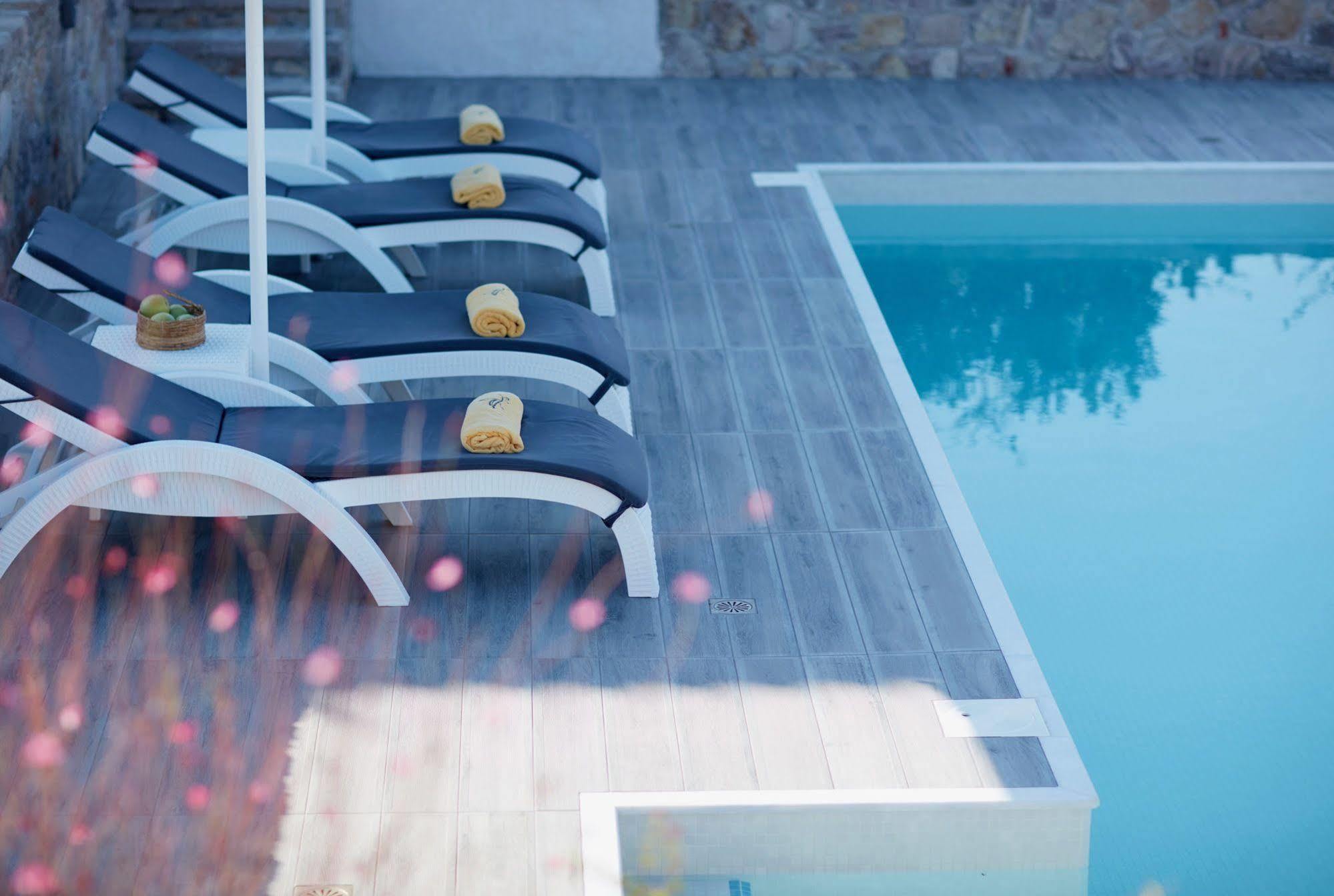 Eleia Seafront Rooms & Villas بترا المظهر الخارجي الصورة